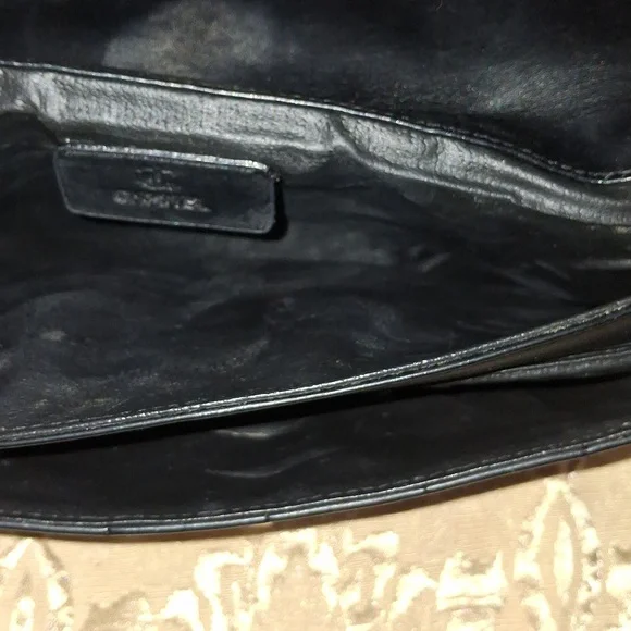 Chanel Purse - Picture 4 of 9